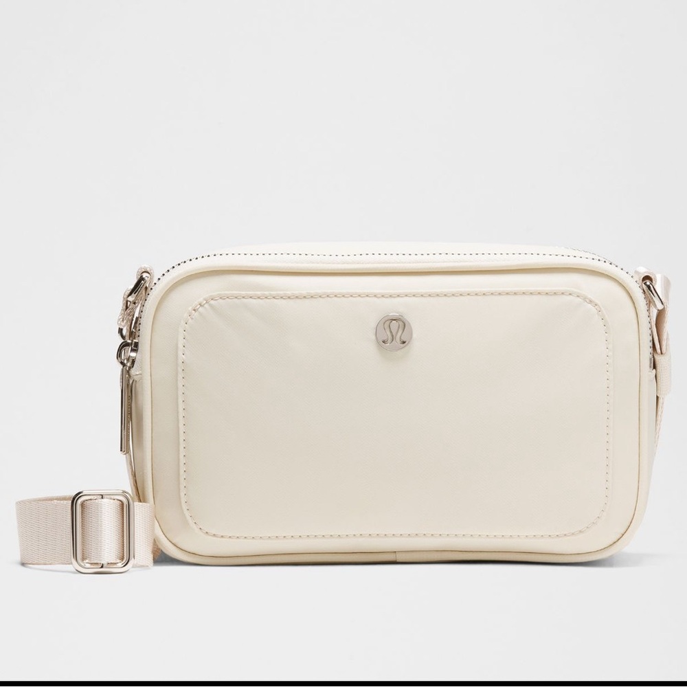 Lululemon camera bag light ivory